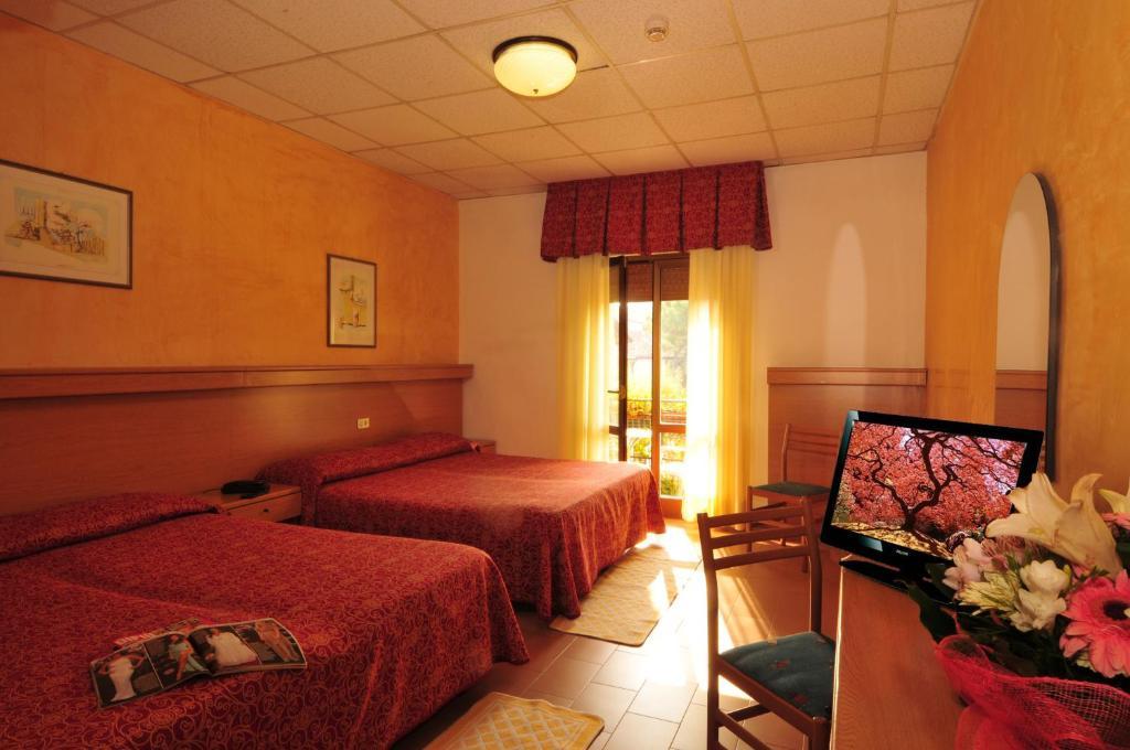 Hotel Al Mare Lido di Jesolo Rum bild