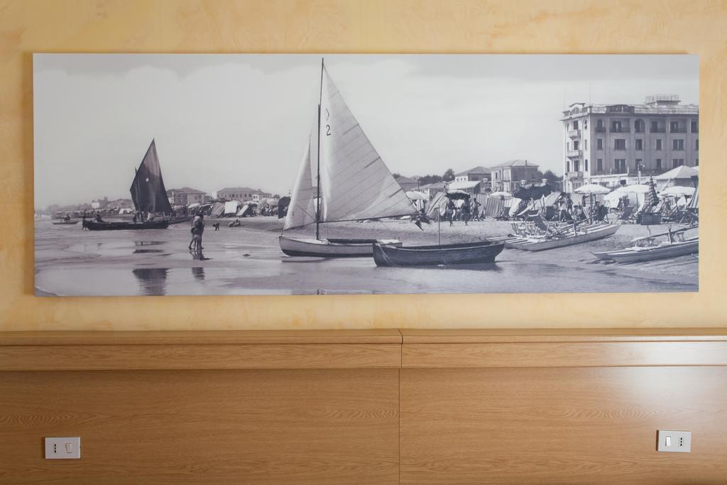 Hotel Al Mare Lido di Jesolo Rum bild