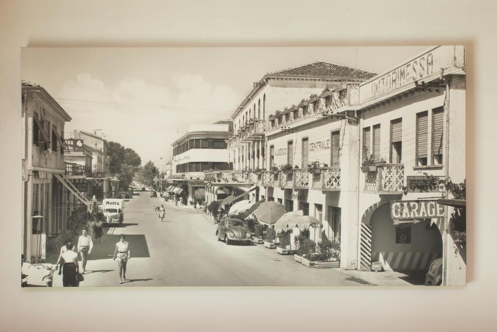 Hotel Al Mare Lido di Jesolo Rum bild