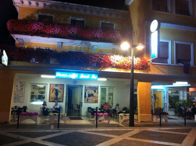 Hotel Al Mare Lido di Jesolo Exteriör bild