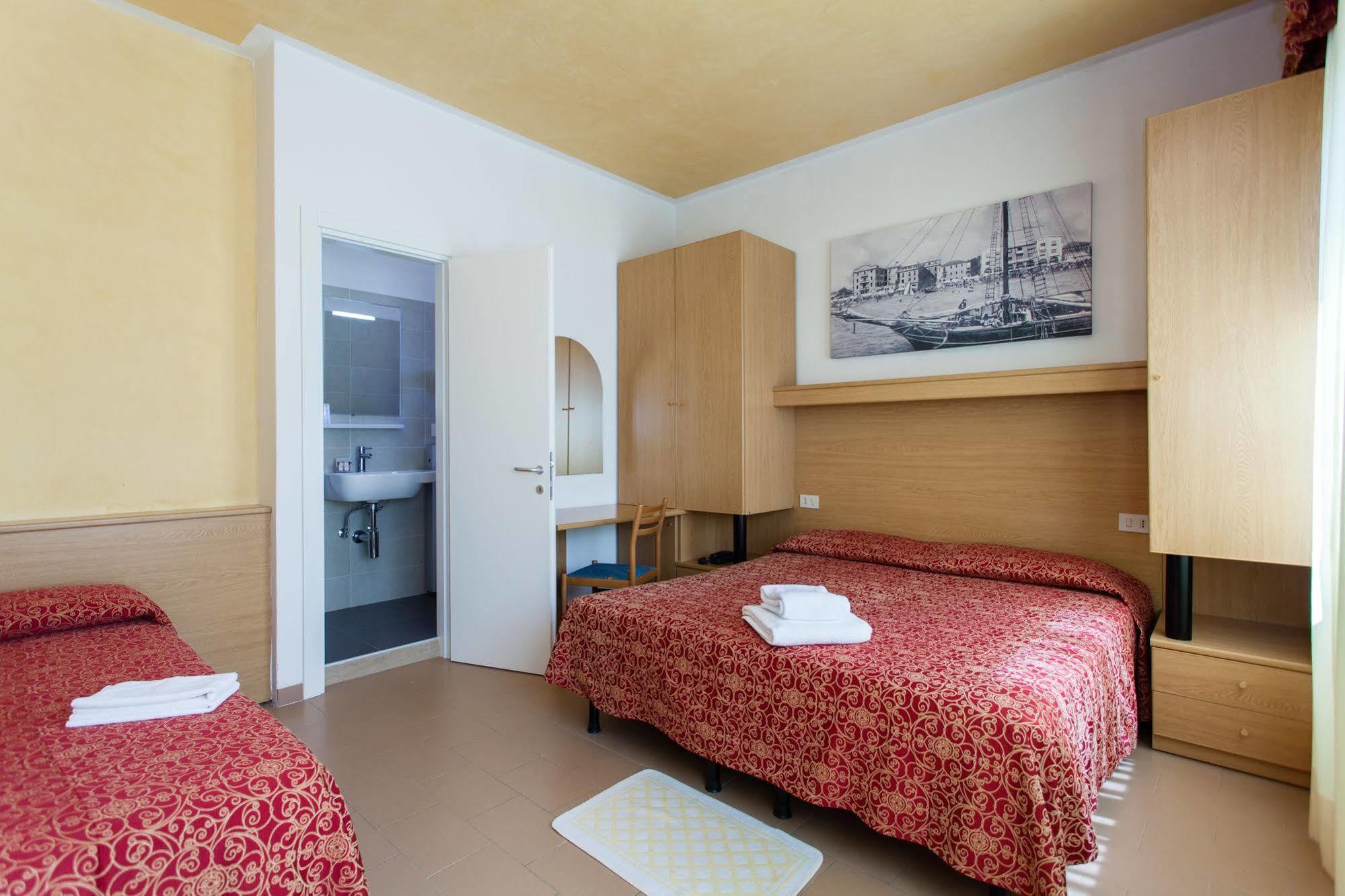 Hotel Al Mare Lido di Jesolo Exteriör bild